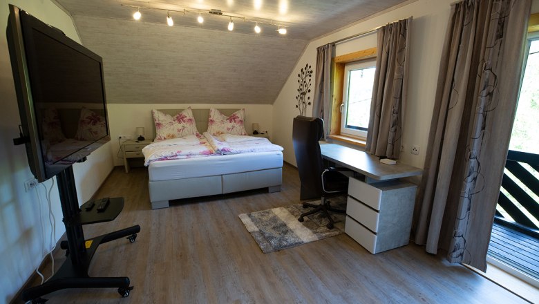 Bedroom with balcony, © Gerlinde Hofmaier Bedroom with balcony, © Gerlinde Hofmaier