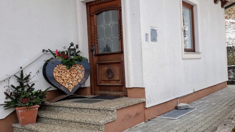 House entrance, © Robert Leichtfried House entrance, © Robert Leichtfried