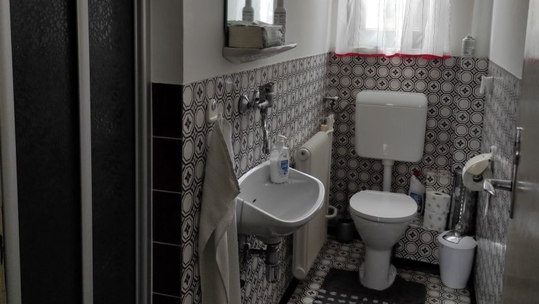 Bathroom, © Margarete Aflenzer Bathroom, © Margarete Aflenzer