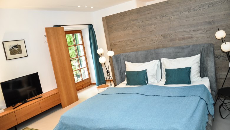 Comfortable double bed, © Claudia Lindner/Sophie Kirchner Comfortable double bed, © Claudia Lindner/Sophie Kirchner