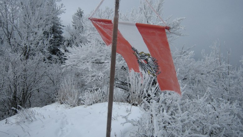 Summit flag on the Höhenstein, © Fam. Helmel Summit flag on the Höhenstein, © Fam. Helmel