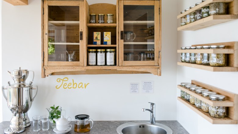 Herbs and tea bar, © Sandra Wagner Herbs and tea bar, © Sandra Wagner