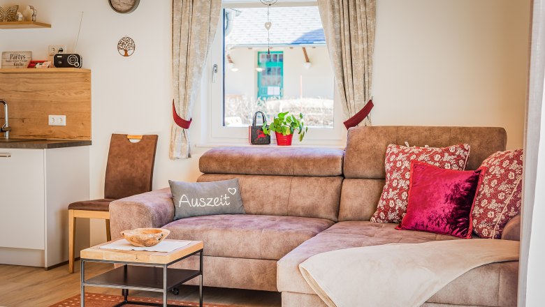 Rote Ferienwohnung - Wohnbereich, © Ludwig Fahrnberger Rote Ferienwohnung - Wohnbereich, © Ludwig Fahrnberger