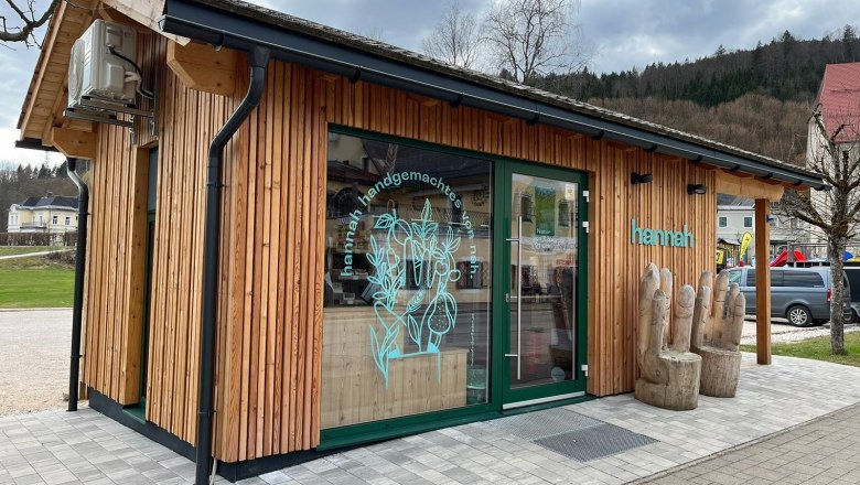 hannah village store exterior view, © Julia Stix hannah village store exterior view, © Julia Stix