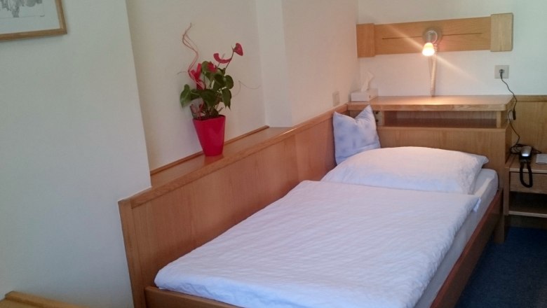 Einzelzimmer, © Hotel zum Goldenen Hirschen Einzelzimmer, © Hotel zum Goldenen Hirschen
