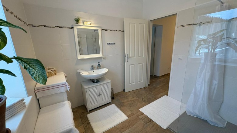 Bathroom in the Teichwies'n Alm Dependance, © Selinger Martin Bathroom in the Teichwies'n Alm Dependance, © Selinger Martin