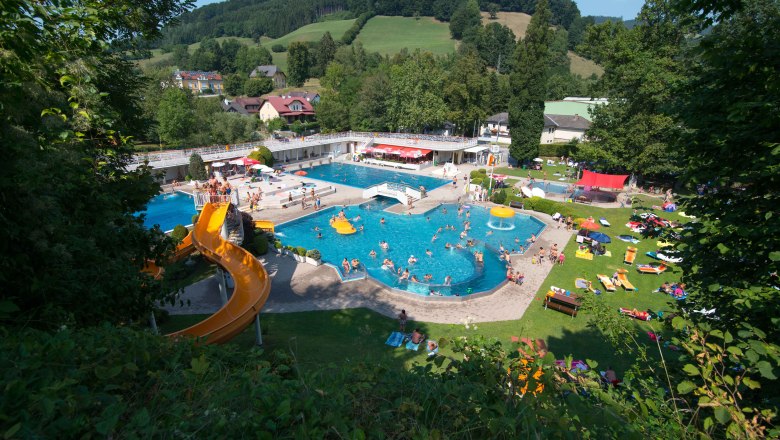 Swimming fun for young and old, © Josef Herfert Swimming fun for young and old, © Josef Herfert