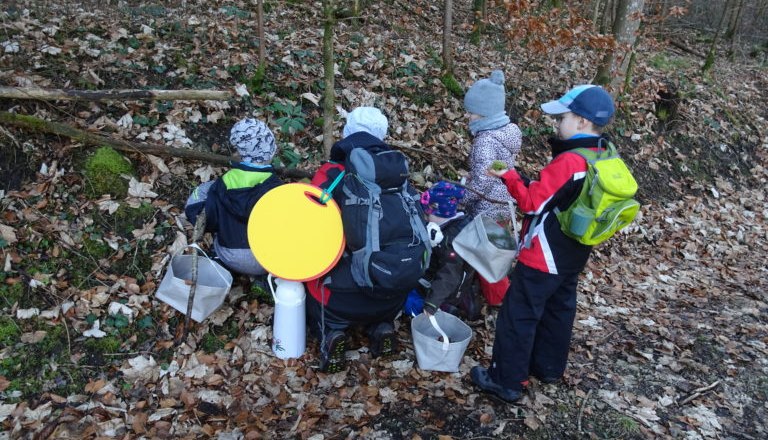 Forest bathing children, © Susanne Hirner Forest bathing children, © Susanne Hirner
