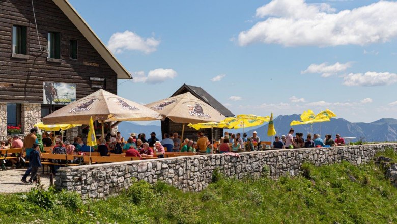 Stop off at the JoSchi Berghaus, © Ludwig Fahrnberger Stop off at the JoSchi Berghaus, © Ludwig Fahrnberger