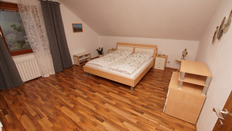 Bedroom 1 in the Steiner vacation apartment, &copy; Gertrude Steiner