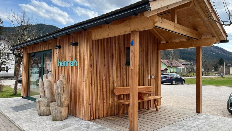 hannah village store exterior view, &copy; Julia Stix