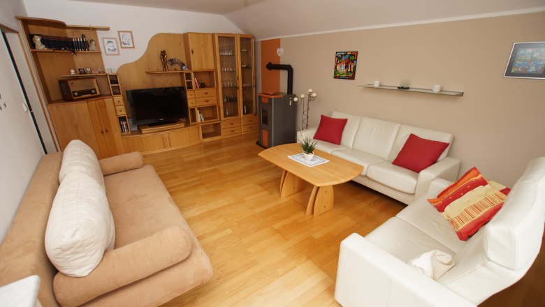 Living room in the Steiner vacation apartment, &copy; Gertrude Steiner