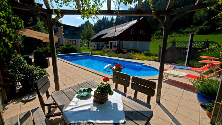 Ferienhaus Eva Deufl - Pool, Laube, &copy; Ferienhaus Eva Deufl