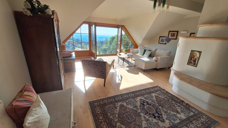 Living room with panoramic window, &copy; Michael Pichler