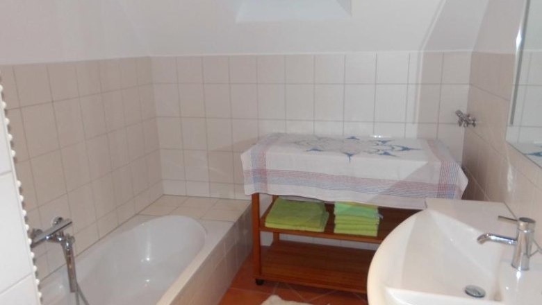 Bathroom, &copy; Petra Gr&ouml;&szlig;bacher