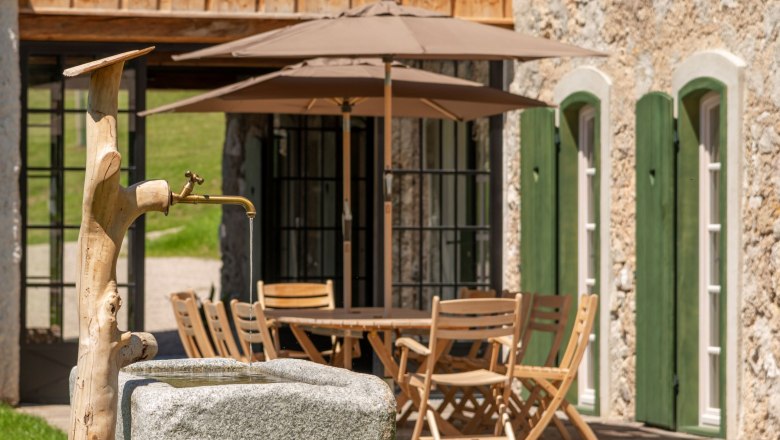 Exterior view of ground floor terrace, &copy; Obersteinriegl