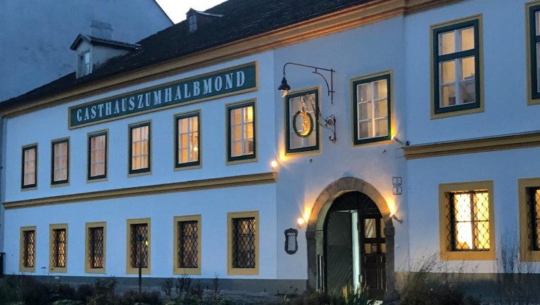 Restaurant zum Halbmond, &copy; Kathrin Pichler