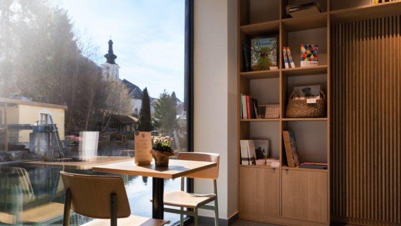 Lietz store, &copy; Falke Media