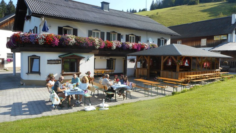 Fr&uuml;hst&uuml;ck auf der Sonnenterasse, &copy; Familie Buber