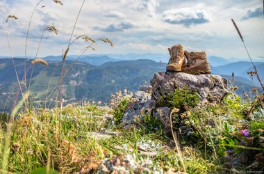 Hiking trail barrier, © weinfranz.at