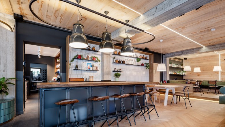 Ybsilon 9 The coffee house, &copy; Stoebich Siegfried