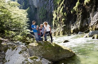 Hiking in the Ötscher-Tormäuer Nature Reserve, © Theo Kust, www.imagefoto.at