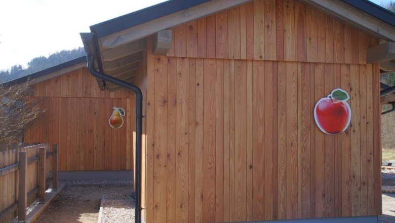 Sleeping hut apple, &copy; Familie Roseneder