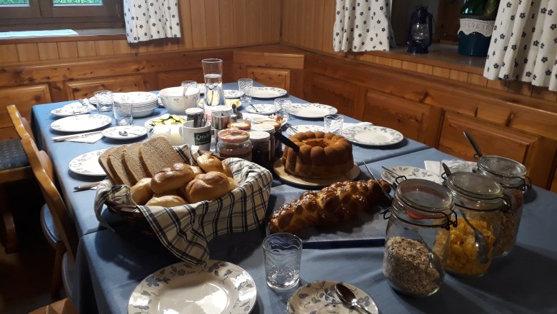 Extensive breakfast, © Andrea Kronsteiner