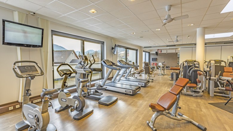 Modern indoor fitness studio, &copy; Emotion Therapiezentrum GmbH