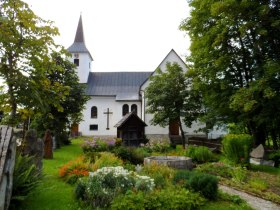 Sch&ouml;ner Garten der Pfarrkirche Lackenhof, &copy; Mostviertel - O&Ouml; Mariazellerweg