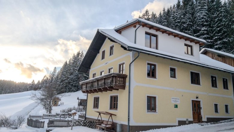 Unsere neue Hausansicht im herrlichen Winter, &copy; Grasberger