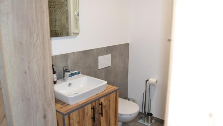 small bathroom ground floor, © Martin Bachner_Happy Nest