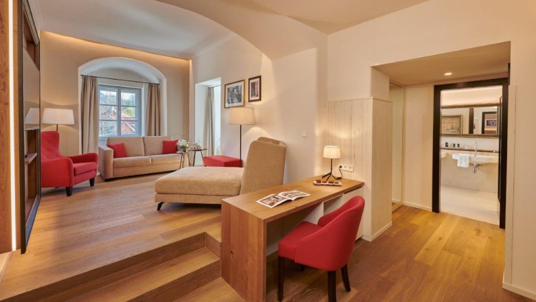 Iron Road Castle, &copy; Dominik Stixenberger