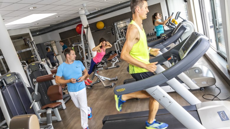 Modern indoor fitness studio, &copy; Emotion Therapiezentrum GmbH