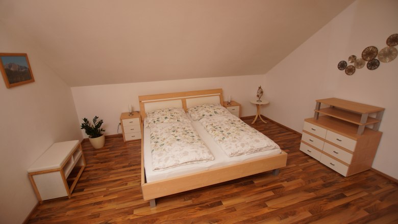 Bedroom 1 in the Steiner vacation apartment, © Gertrude Steiner