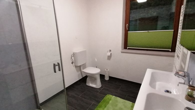 Badezimmer mit 2 Waschbecken, &copy; Ybbstaler Alpen (Katrin Teufel)