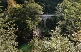 Drohnenaufnahme eines Abschnitts vom Ybbstalradweg.