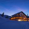 JoSchi Almgasthof Hochkar in winterlicher Nacht, &copy; Martin Stellenberger/JoSchi Hochkar GmbH