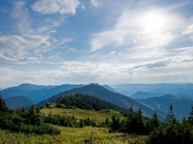 The gentle hills and majestic peaks of the &Ouml;tscher invite you to enjoy unforgettable hikes. Here, where nature is in full bloom, summer unfolds in its most beautiful form and offers breathtaking panoramas that make the heart of every nature lover beat faster.