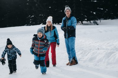 Winter hiking in Lackenhof am Ötscher, © weinfranz.at