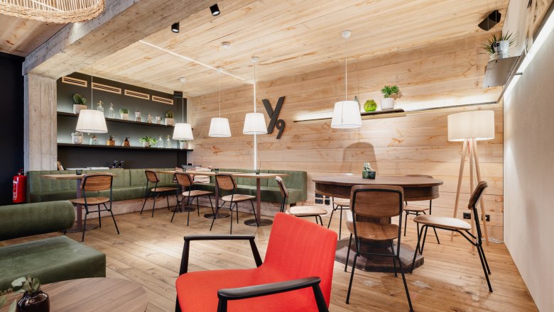 Ybsilon 9 The coffee house, © Stoebich Siegfried