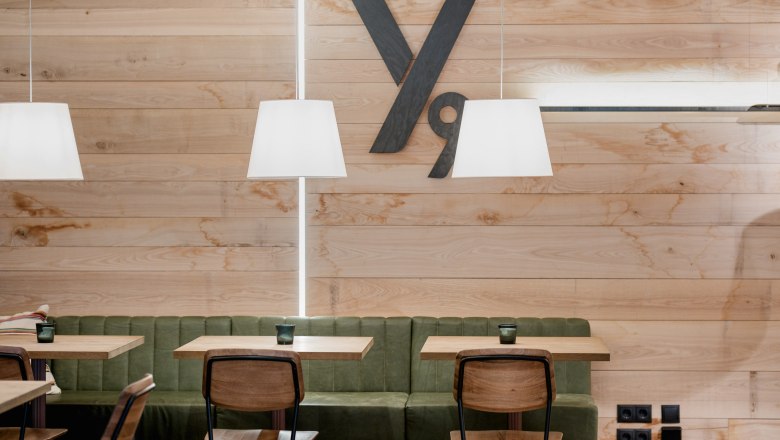 Ybsilon 9 The coffee house, &copy; Stoebich Siegfried