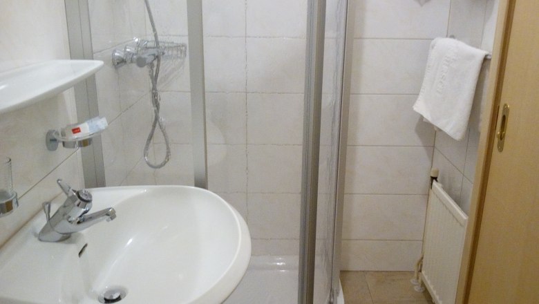 Badezimmer, &copy; Hotel zum Goldenen Hirschen