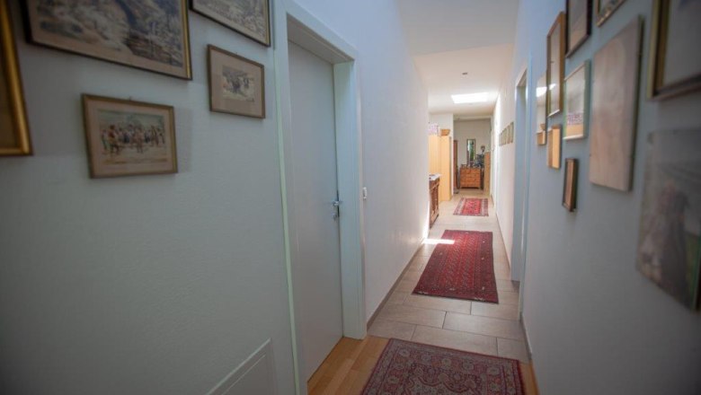 Gang, &copy; itjproductions