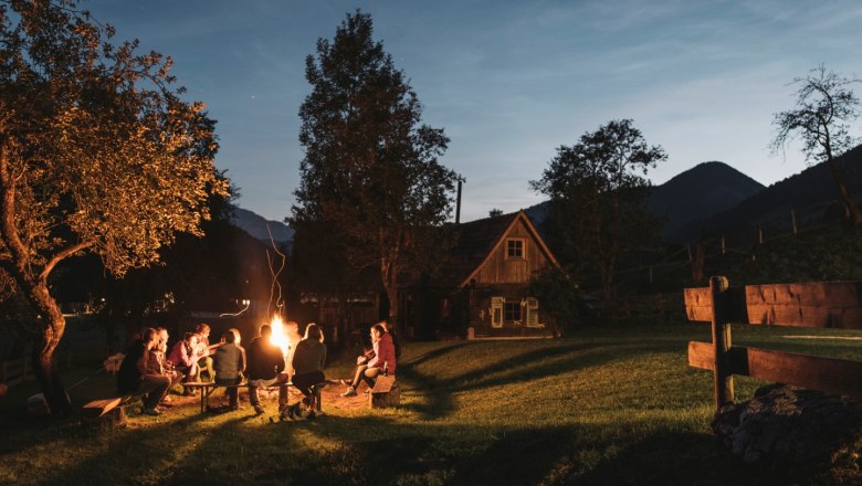 The fireplace - communication in the open air!, © Feriengut Moarhof