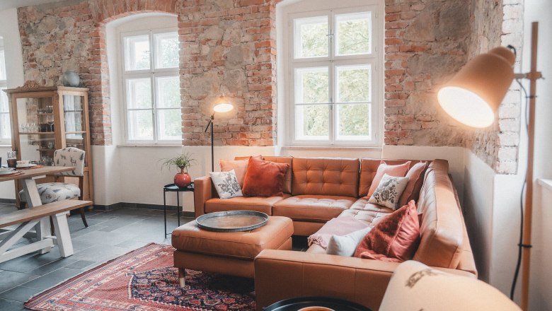 Gem&uuml;tliches Sofa im Wohnbereich