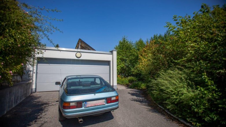 Driveway to the accommodation, &copy; itjproductions