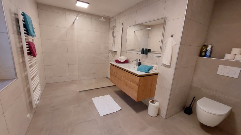 bathroom-apartment-lake-view, © Fürst