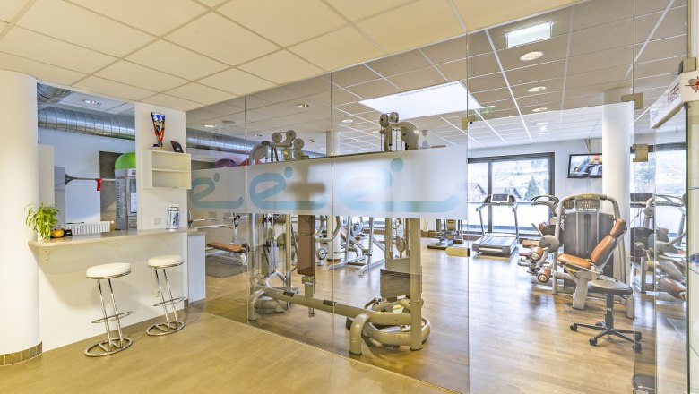 Indoor Fitnessstudio im oberen Stock, © Emotion Therapiezentrum GmbH
