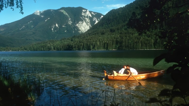 kiss-at-lake_lunzer-lake20, © (C)FotoLois.com, Alois Spandl